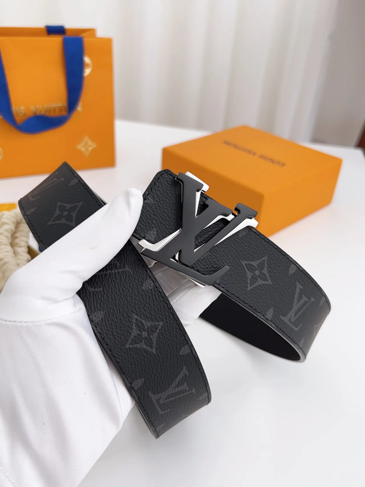 Louis Vuitton Calfskin Glossy Belt in Black · view 4