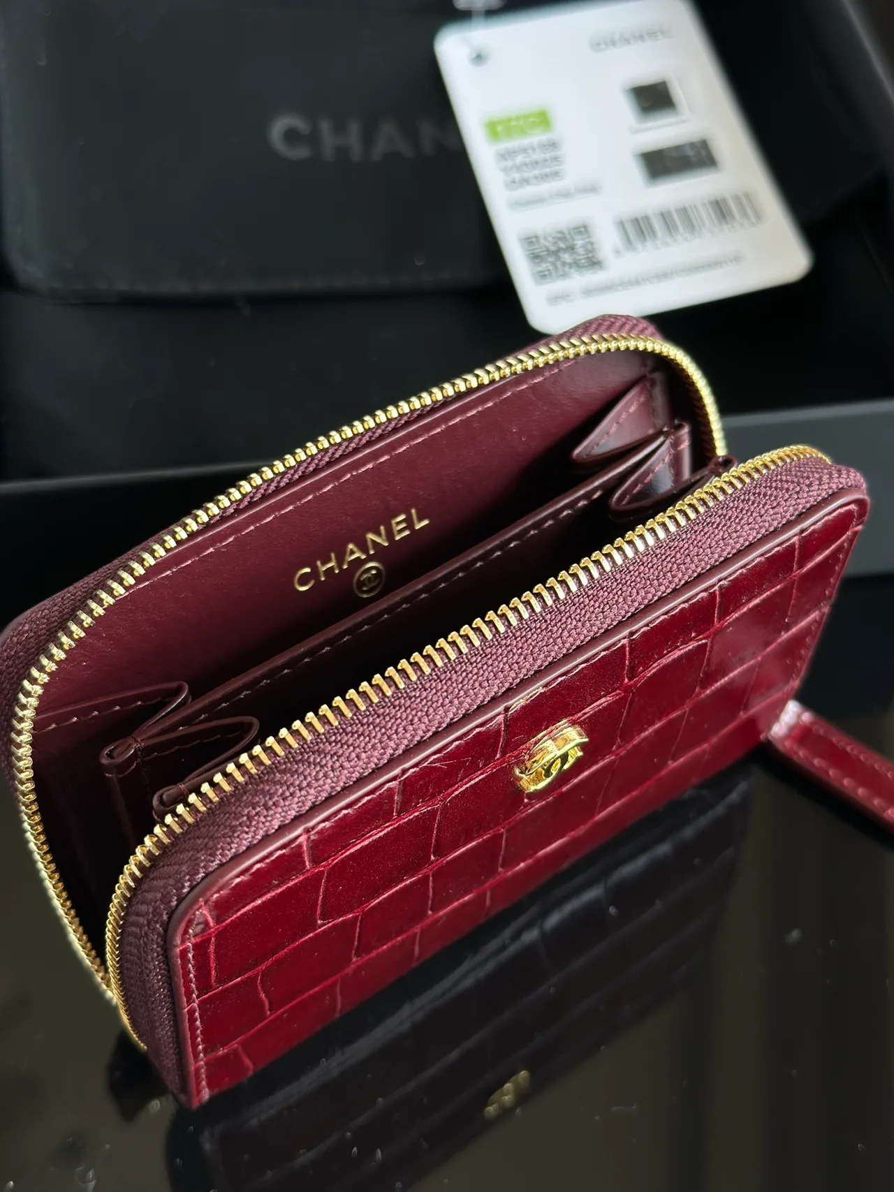 Chanel Wallet in Burgundy · view 8