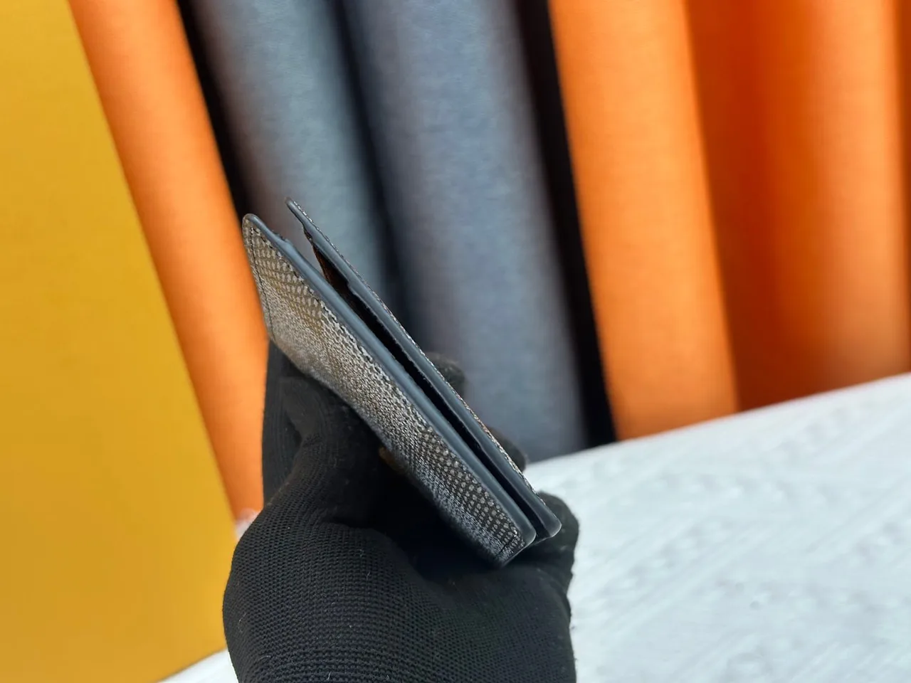 Louis Vuitton Wallet in Grey · view 6