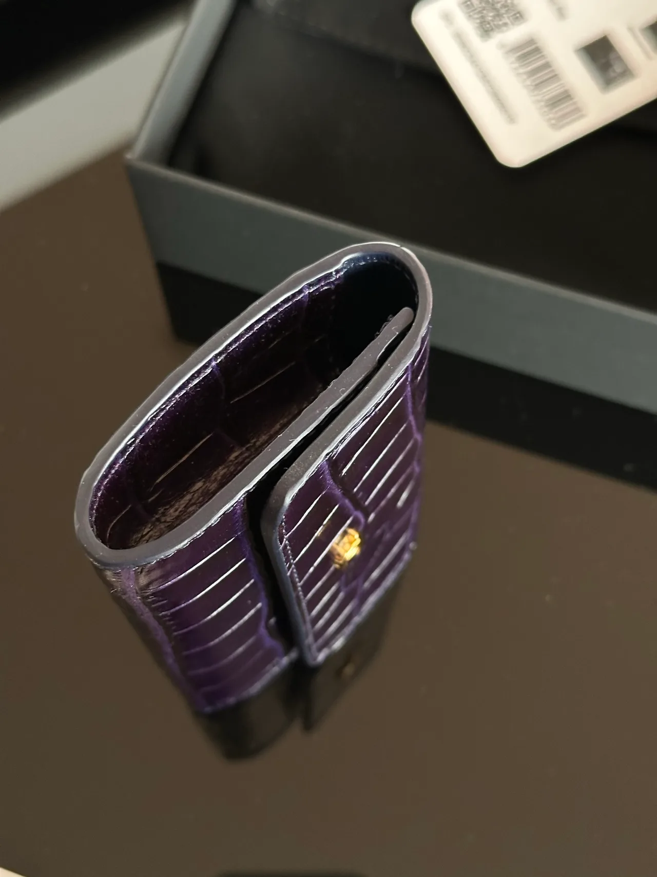 Chanel Glossy Wallet in Purple · view 4