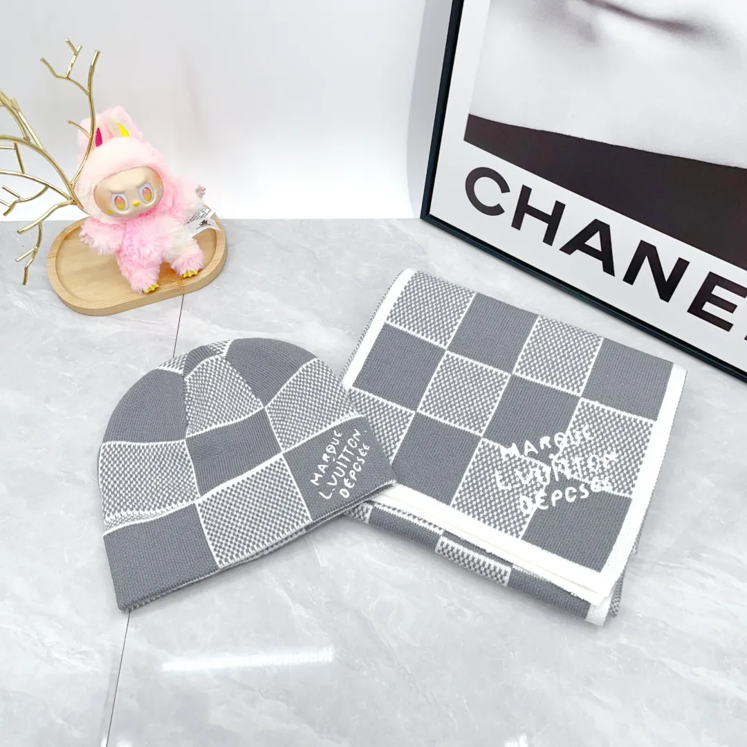 Louis Vuitton Wool Cashmere Hat and Scarf Set in Grey · view 1
