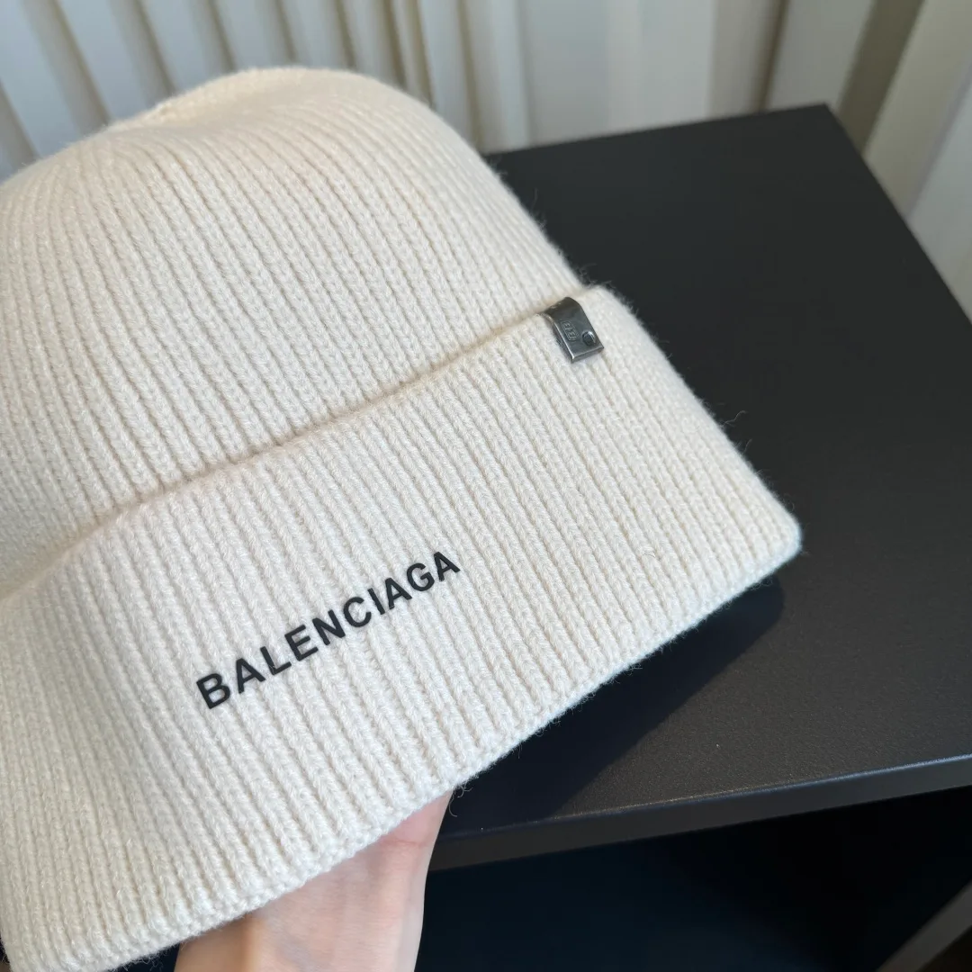 Balenciaga Beanie in White · view 5