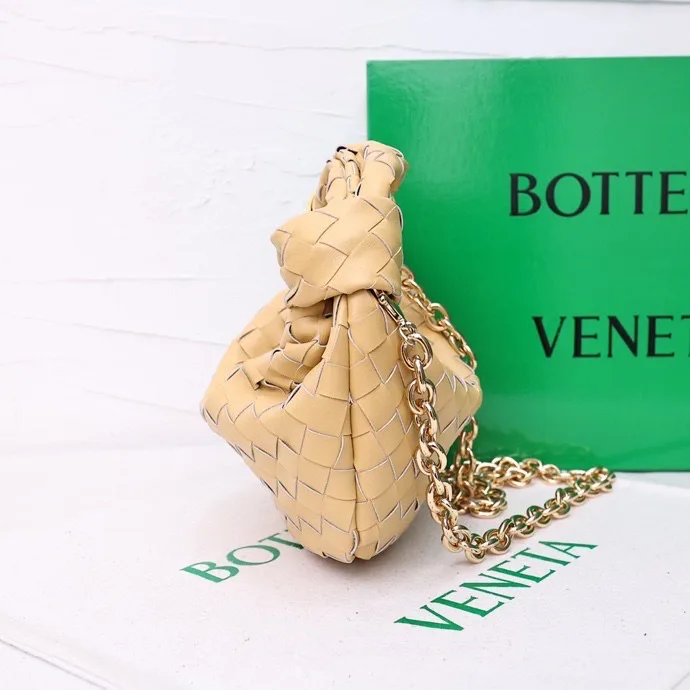 Bottega Veneta Woven Glossy Hobo Bag in Beige · view 3
