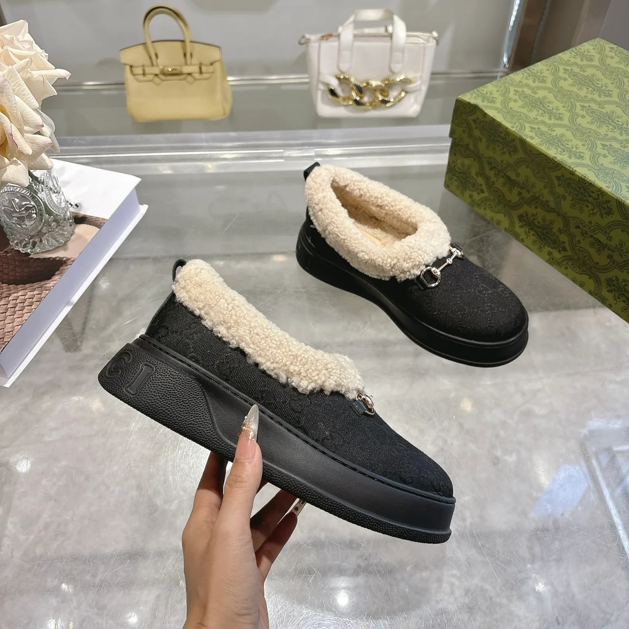 Gucci Wool Slippers in Black · view 6