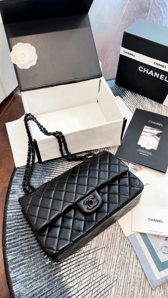 Chanel Lambskin Flap Shoulder Bag in Black · view 2