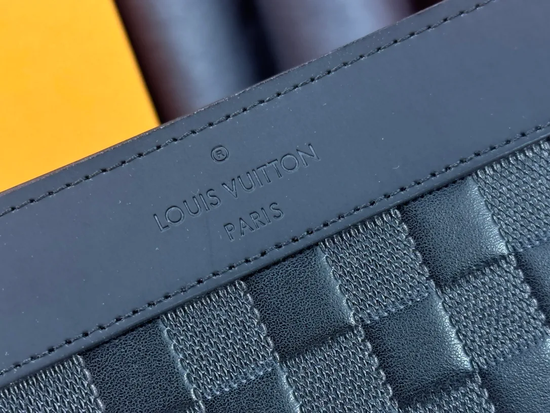Louis Vuitton Canvas Woven Clutch in Black · view 6