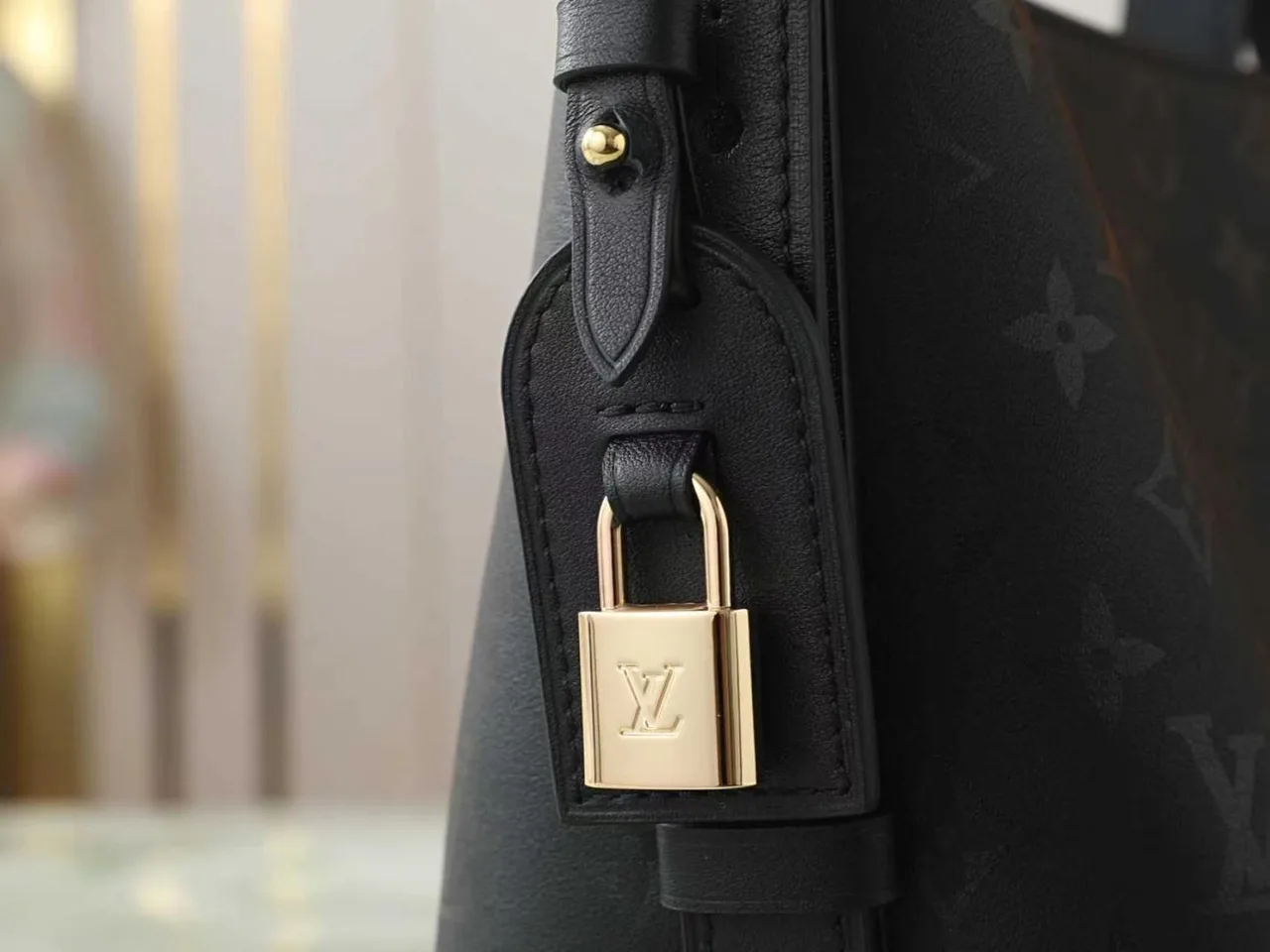 Louis Vuitton Cowhide All In BB bucket with pictured pouch in Black · view 4