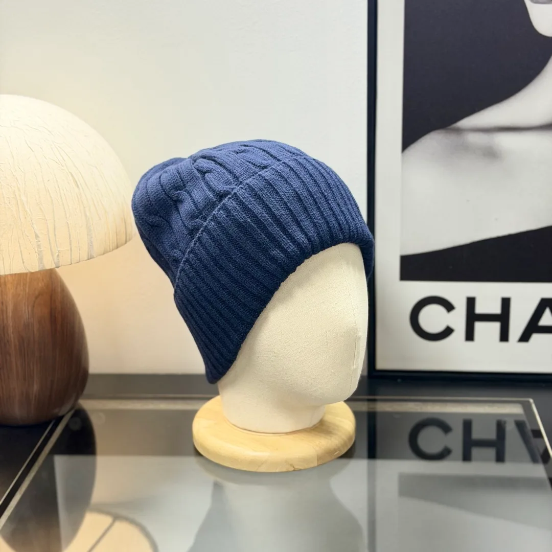 Ralph Lauren Cable-Knit Beanie in Blue & Grey & White · view 5