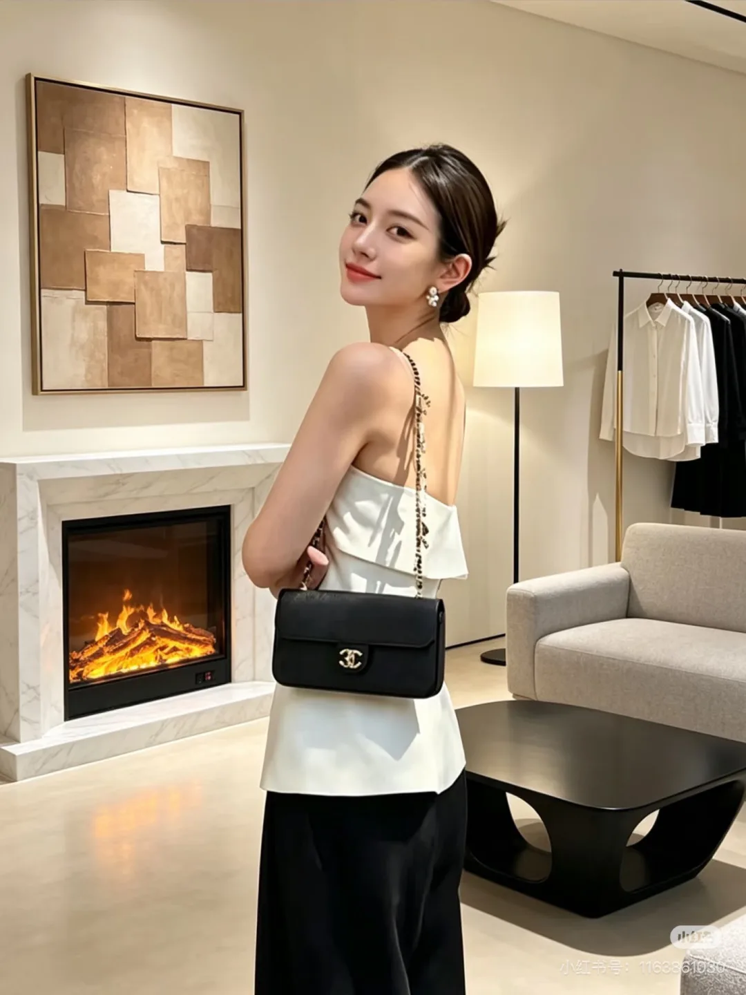Chanel Chain shoulder bag in Black & White & Grey · view 1