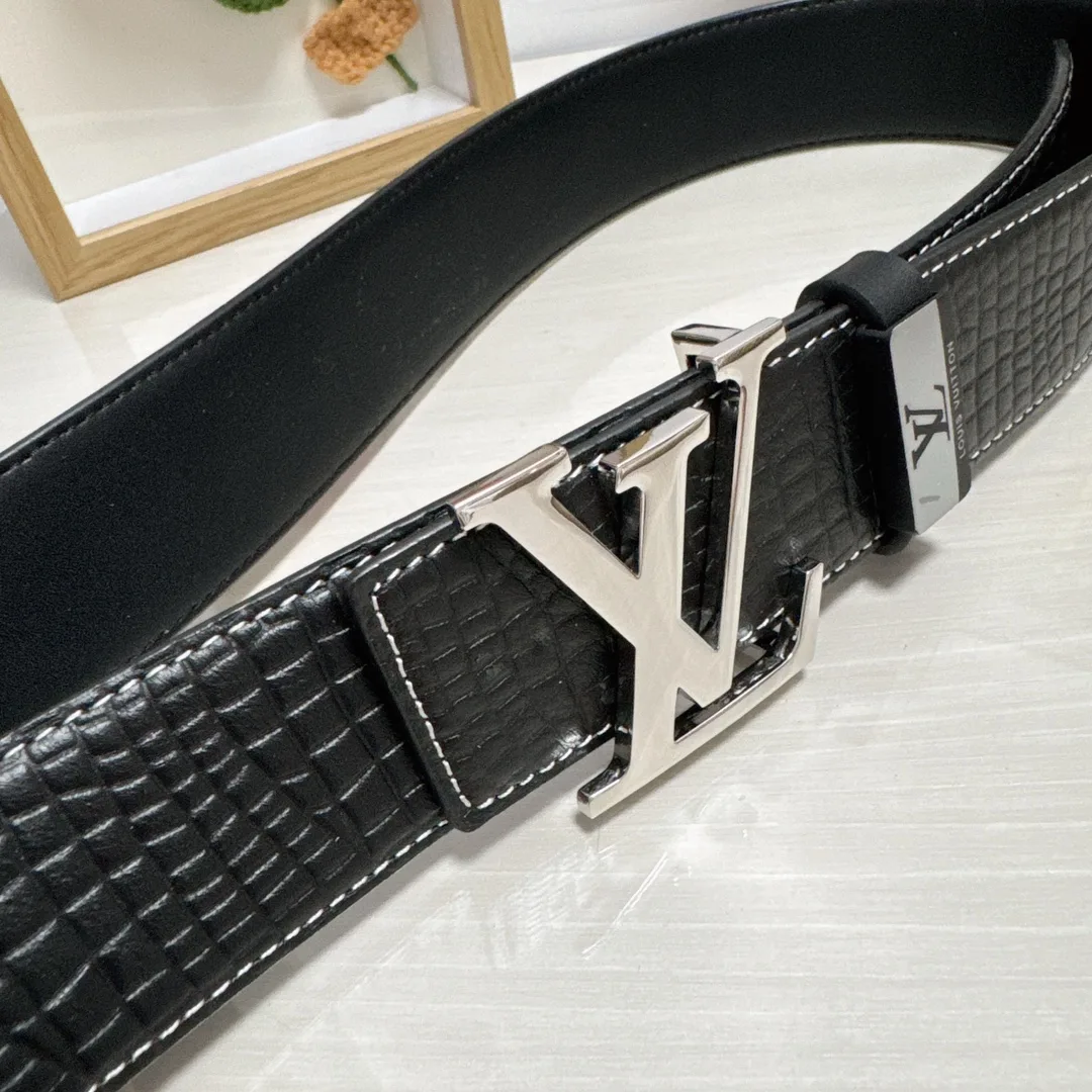Louis Vuitton Cowhide Belt in Black · view 7