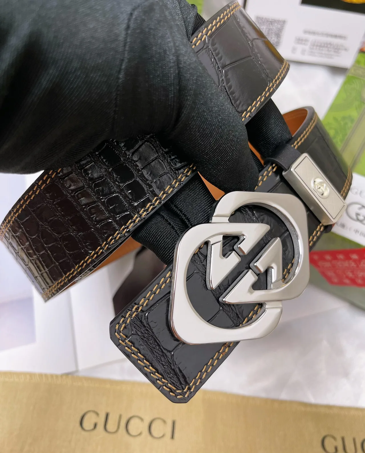 Gucci Cowhide Belt in Black · view 6