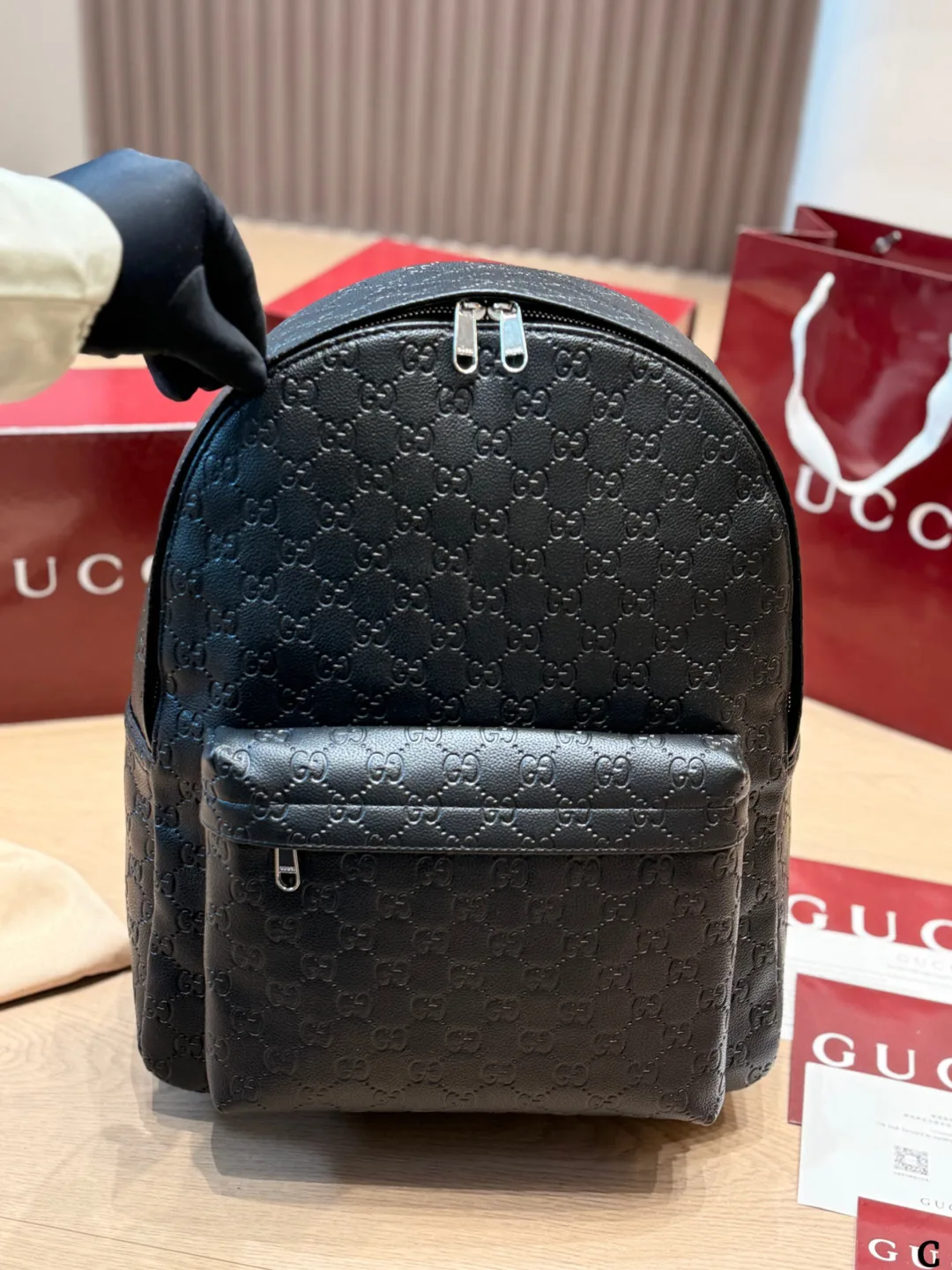 Gucci Cowhide Backpack in Black · view 7