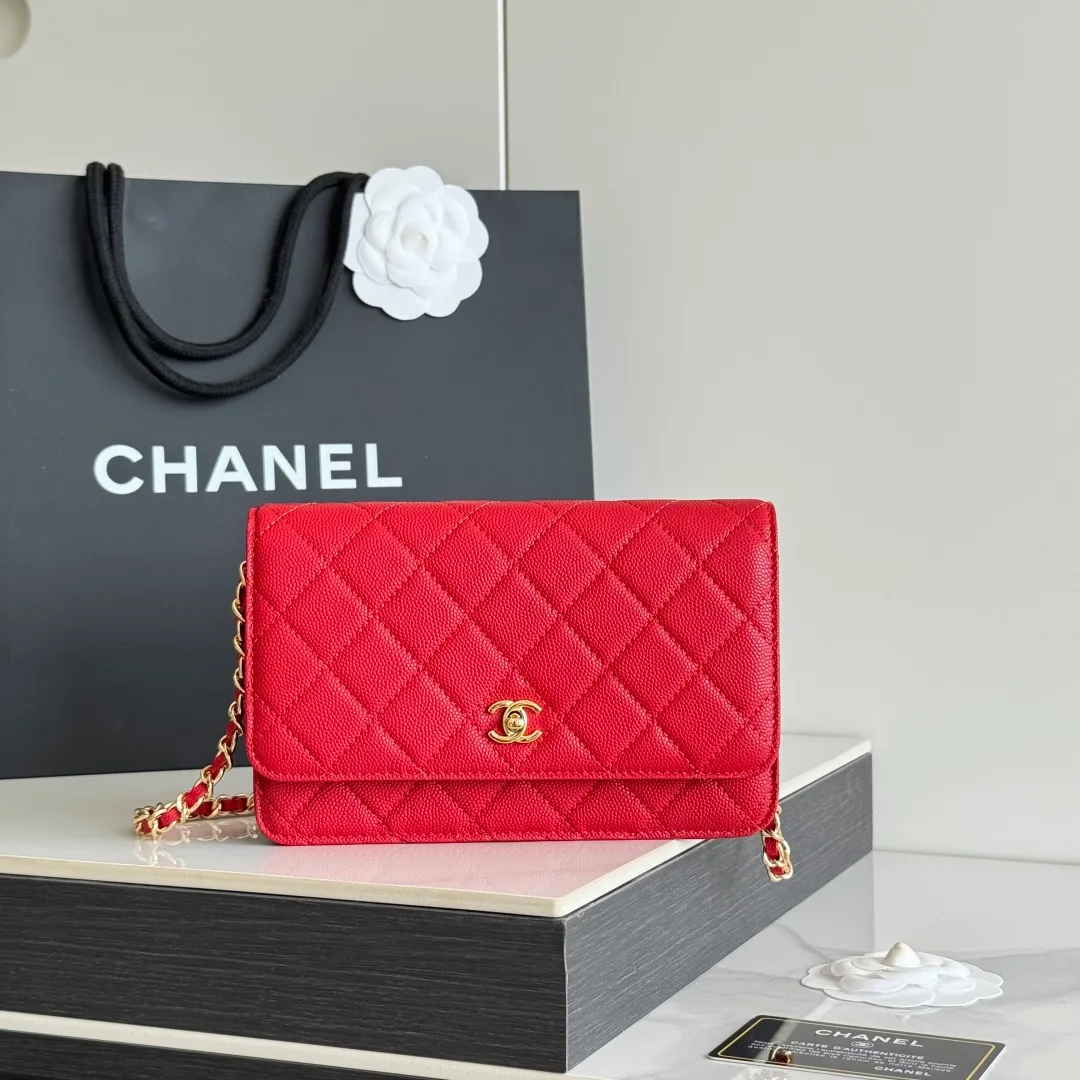 Chanel Calfskin Quilted Clutch in Red · view 1
