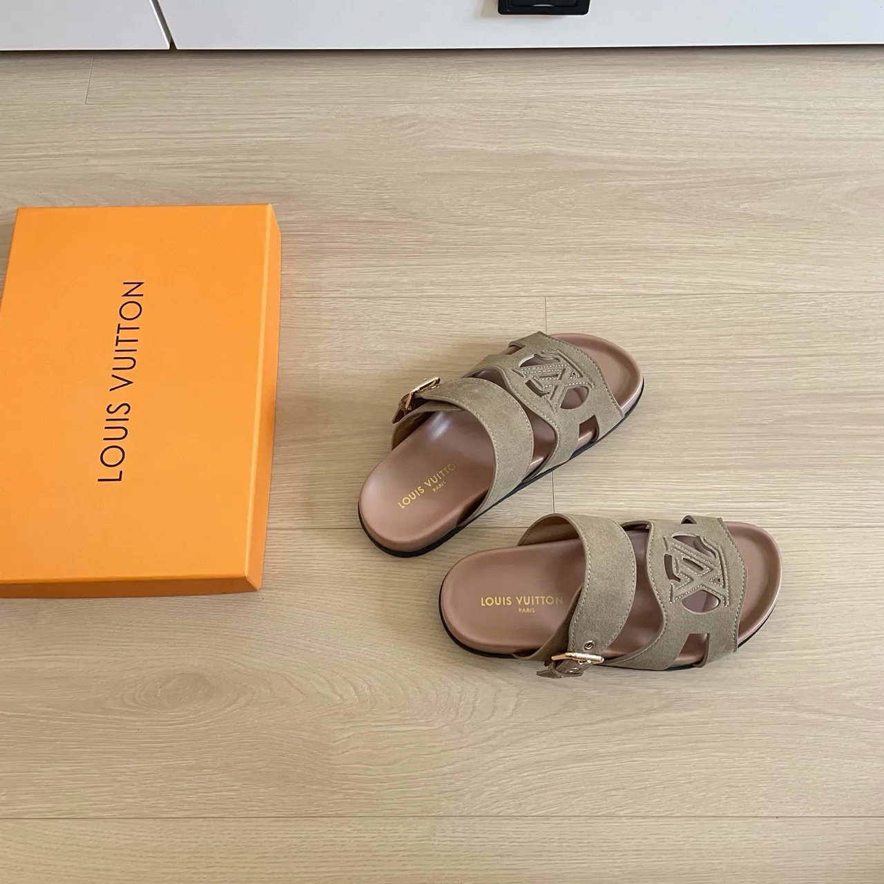 Louis Vuitton Leather Woven Buckle Sandals in Green · view 6