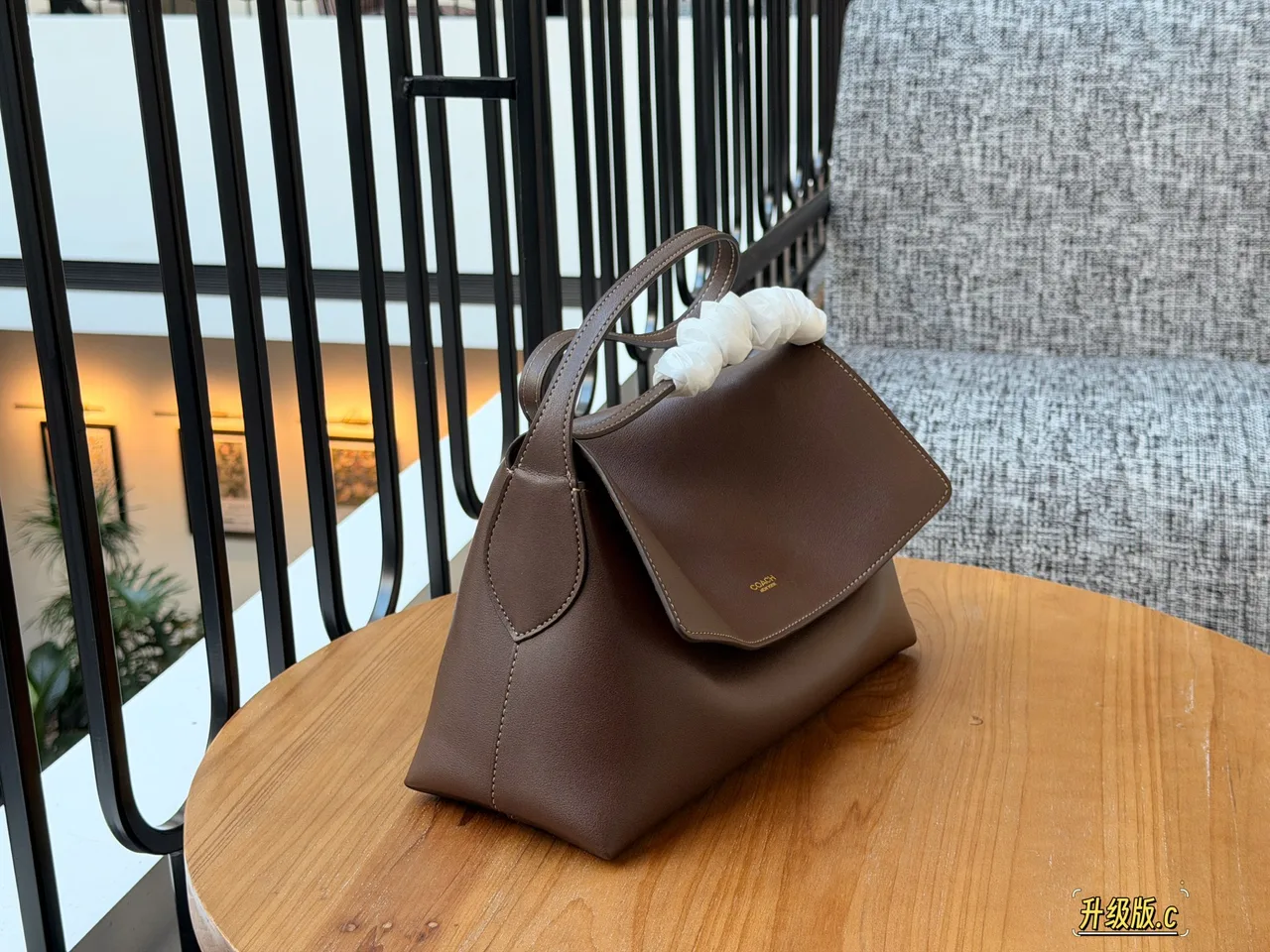 Coach Flap shoulder bag in Black & Brown · view 3