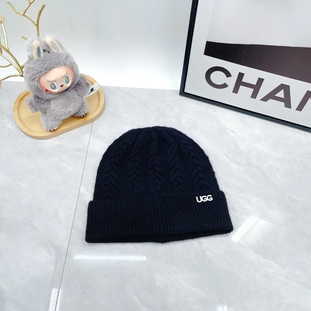 UGG Wool Hat Scarf and Gloves Set in Black · view 5