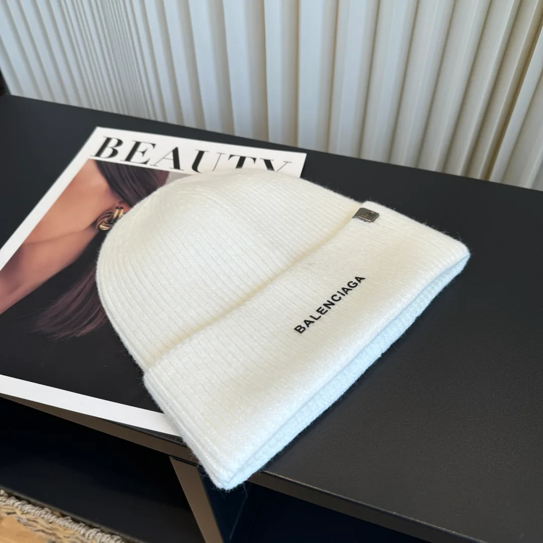 Balenciaga Beanie in White · view 4