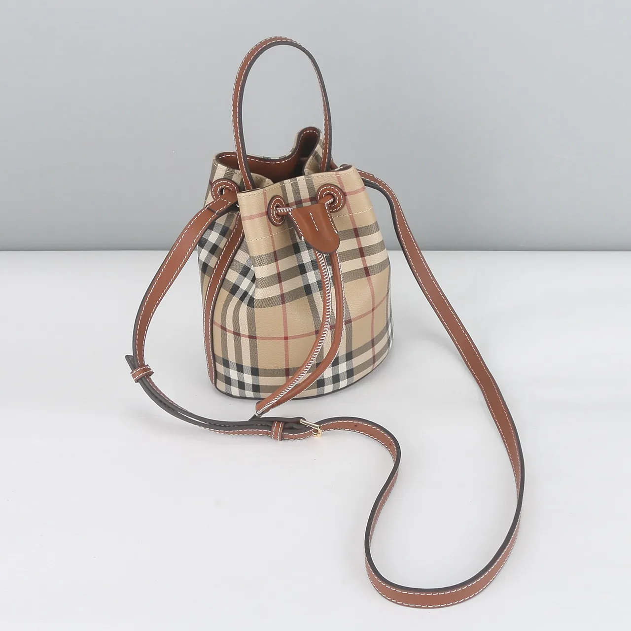 Burberry Check Bucket Bag in Beige · view 4