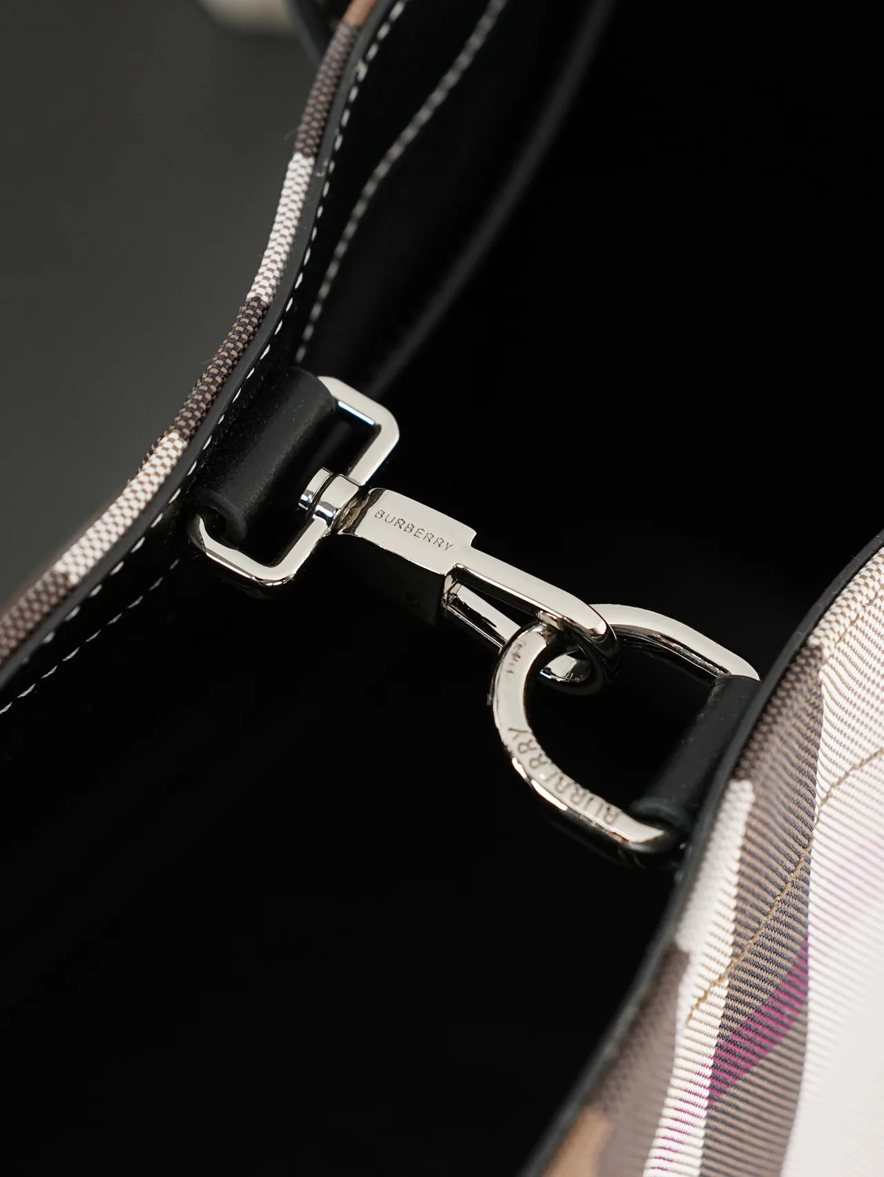 Burberry Check Tote in Beige · view 7