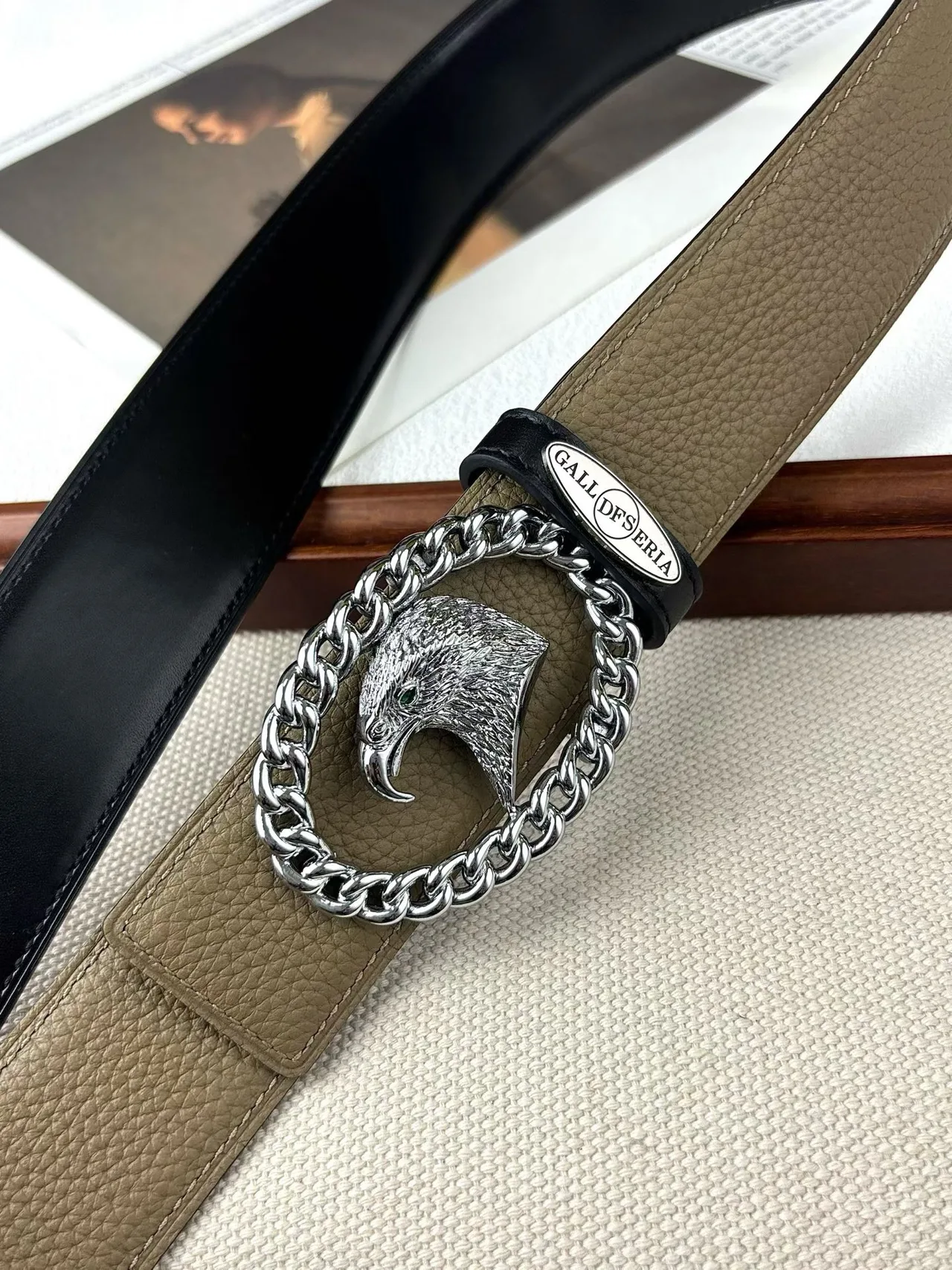 Gall Deseria Eagle Buckle Belt in Grey · view 7