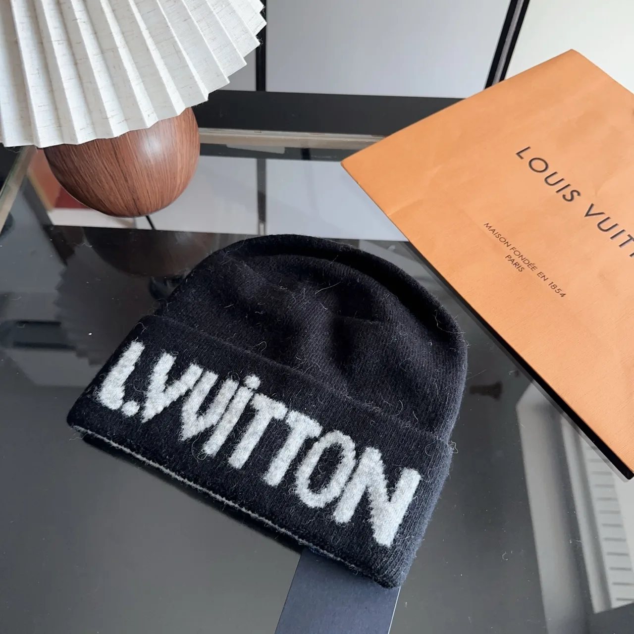 Louis Vuitton Beanie in Black · view 6