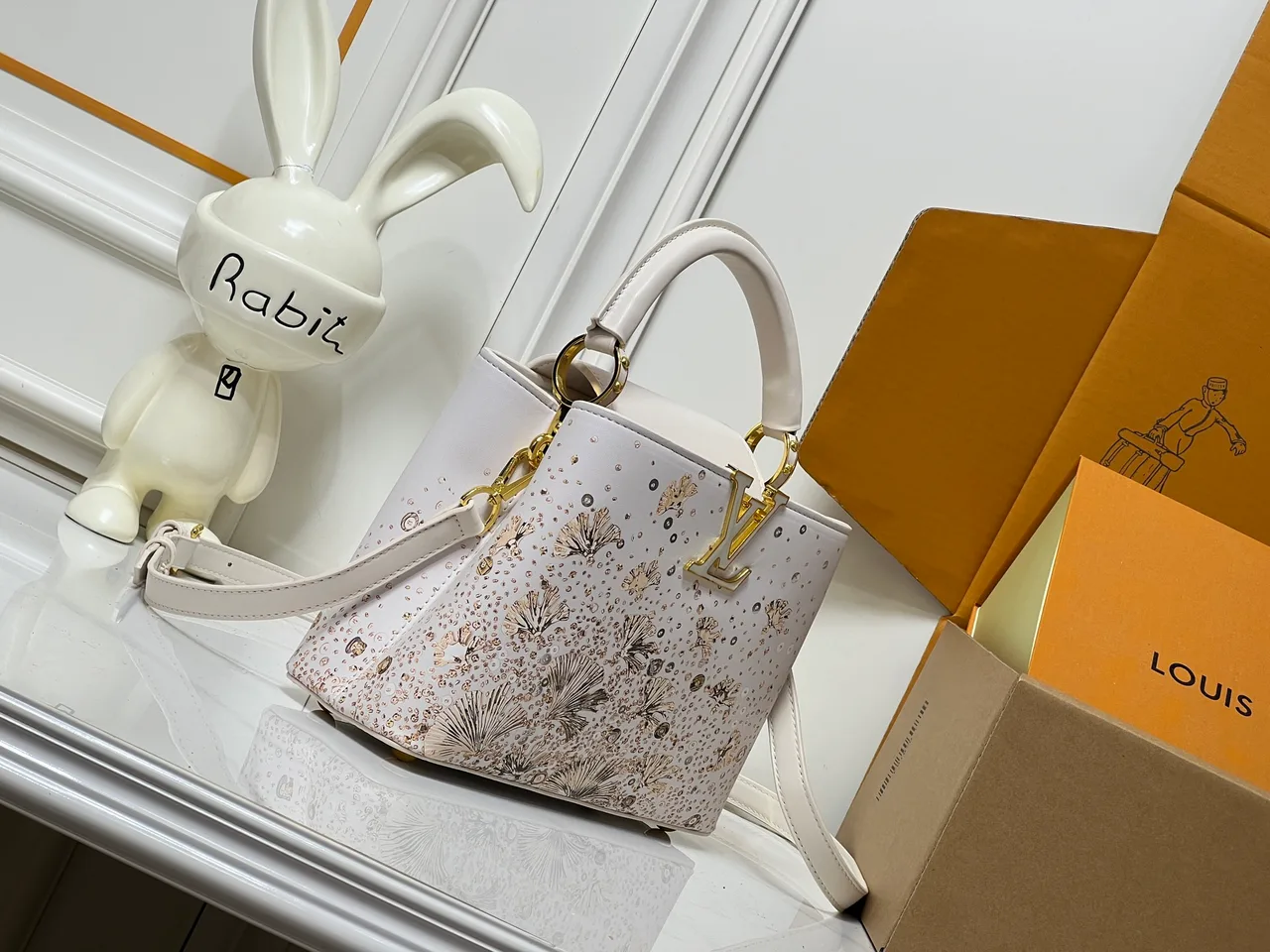 Louis Vuitton Cowhide Handbag in White · view 2