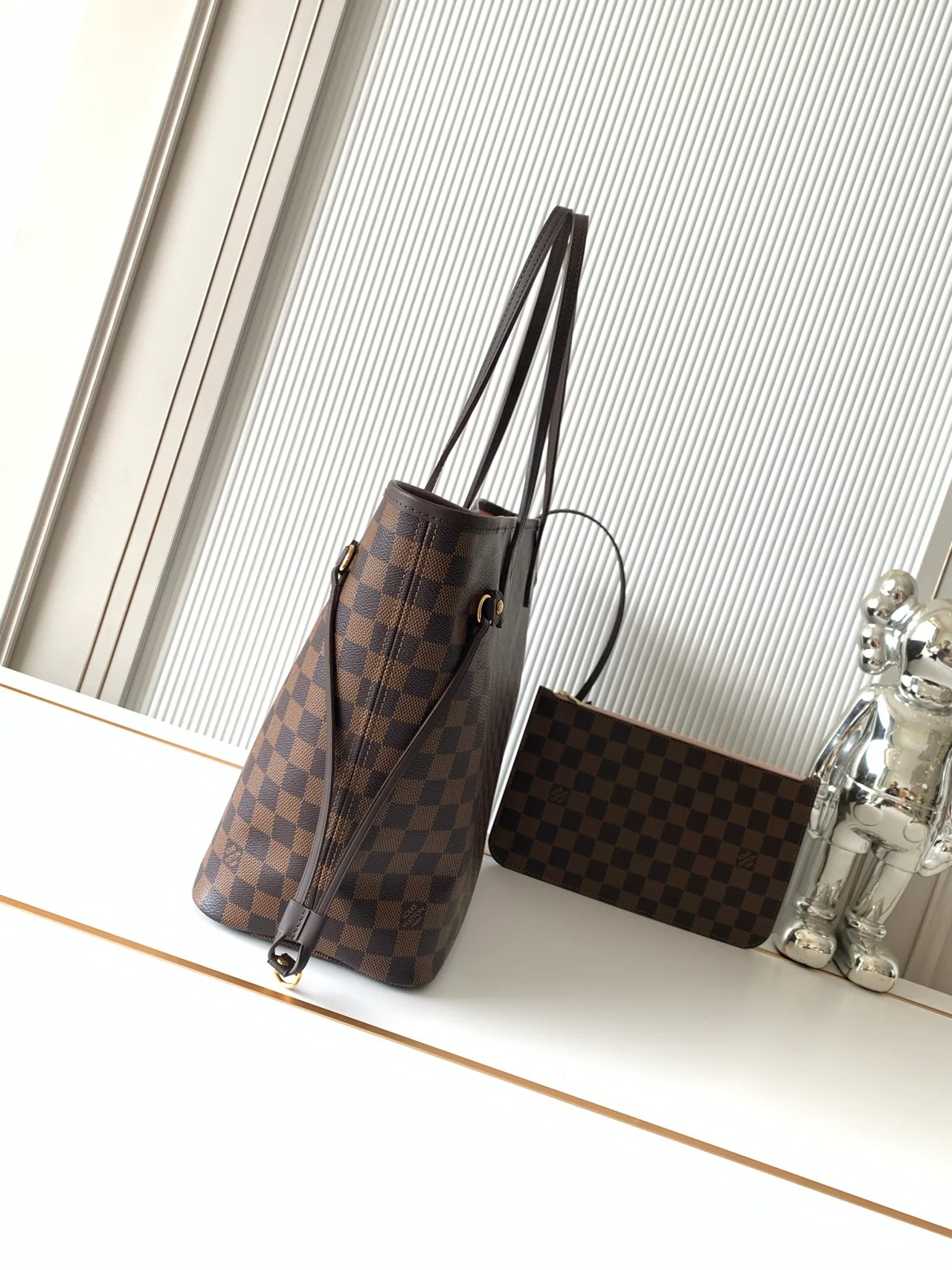 Louis Vuitton Neverfull Tote in Brown · view 2