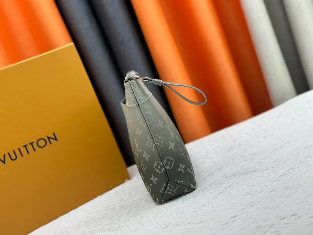 Louis Vuitton Leather Clutch in Grey · view 4