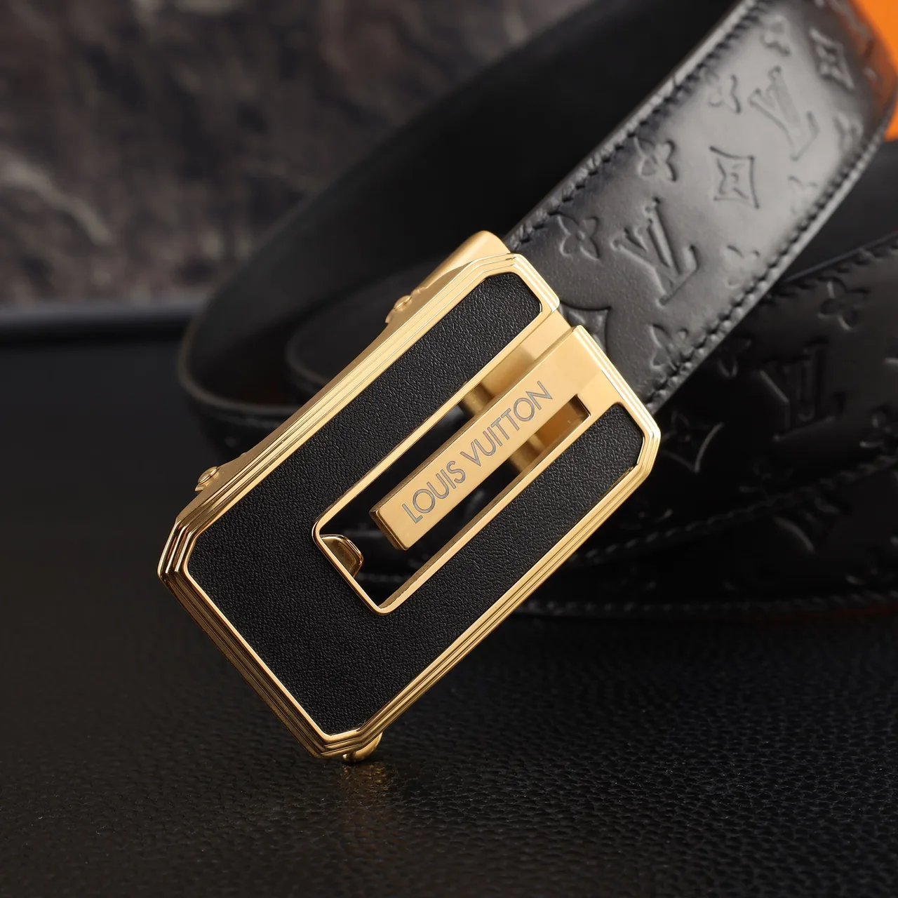 Louis Vuitton Rectangular Buckle Belt in Black · view 7