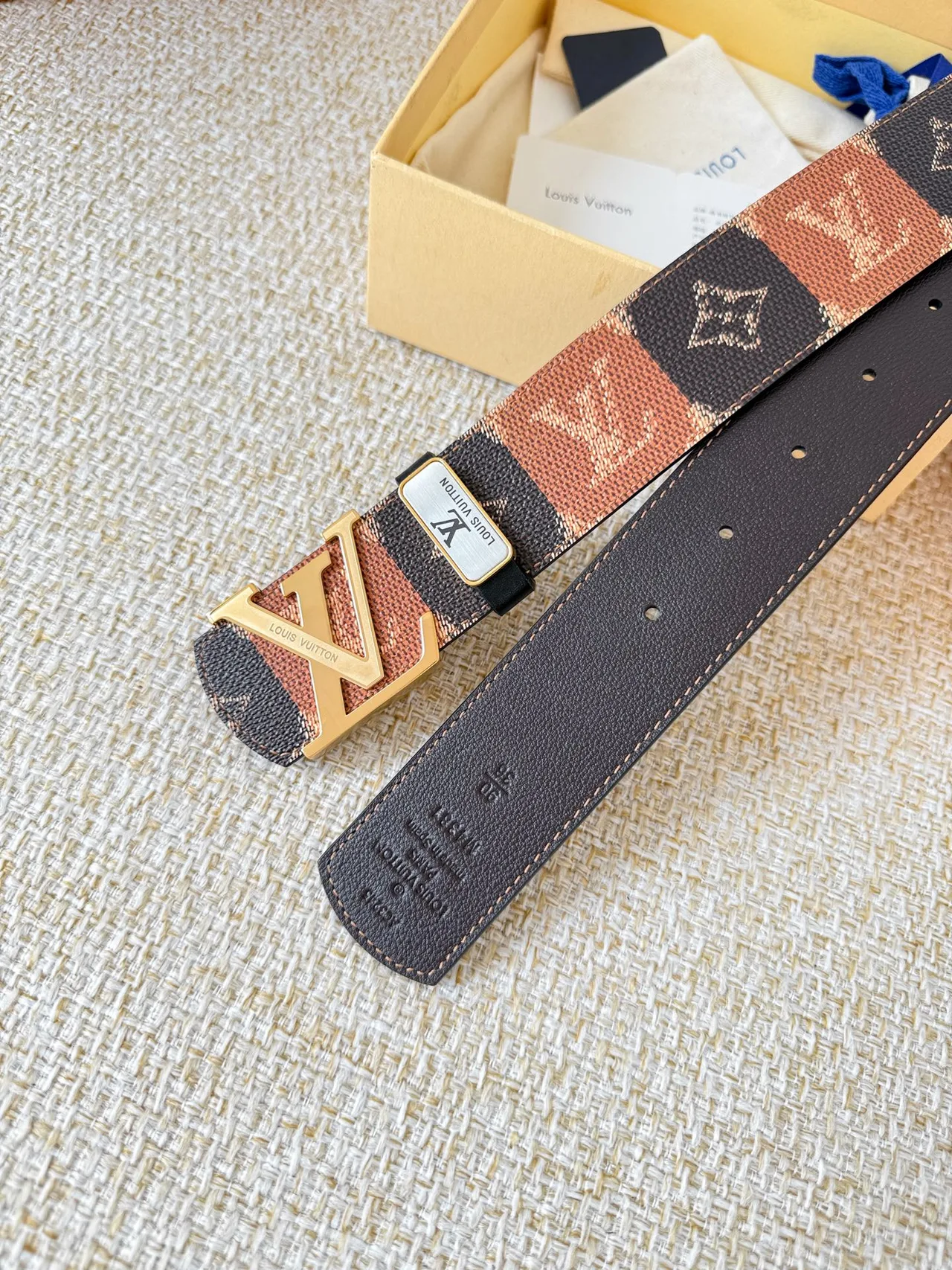 Louis Vuitton Patchwork monogram LV buckle belt in Blue & Brown · view 7