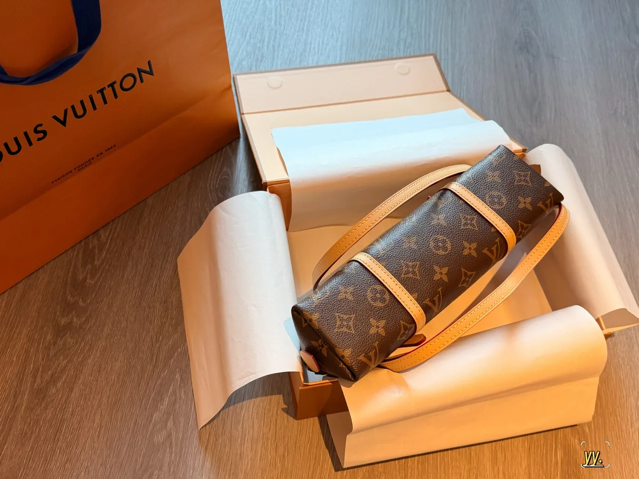 Louis Vuitton Hobo Bag in Brown · view 3