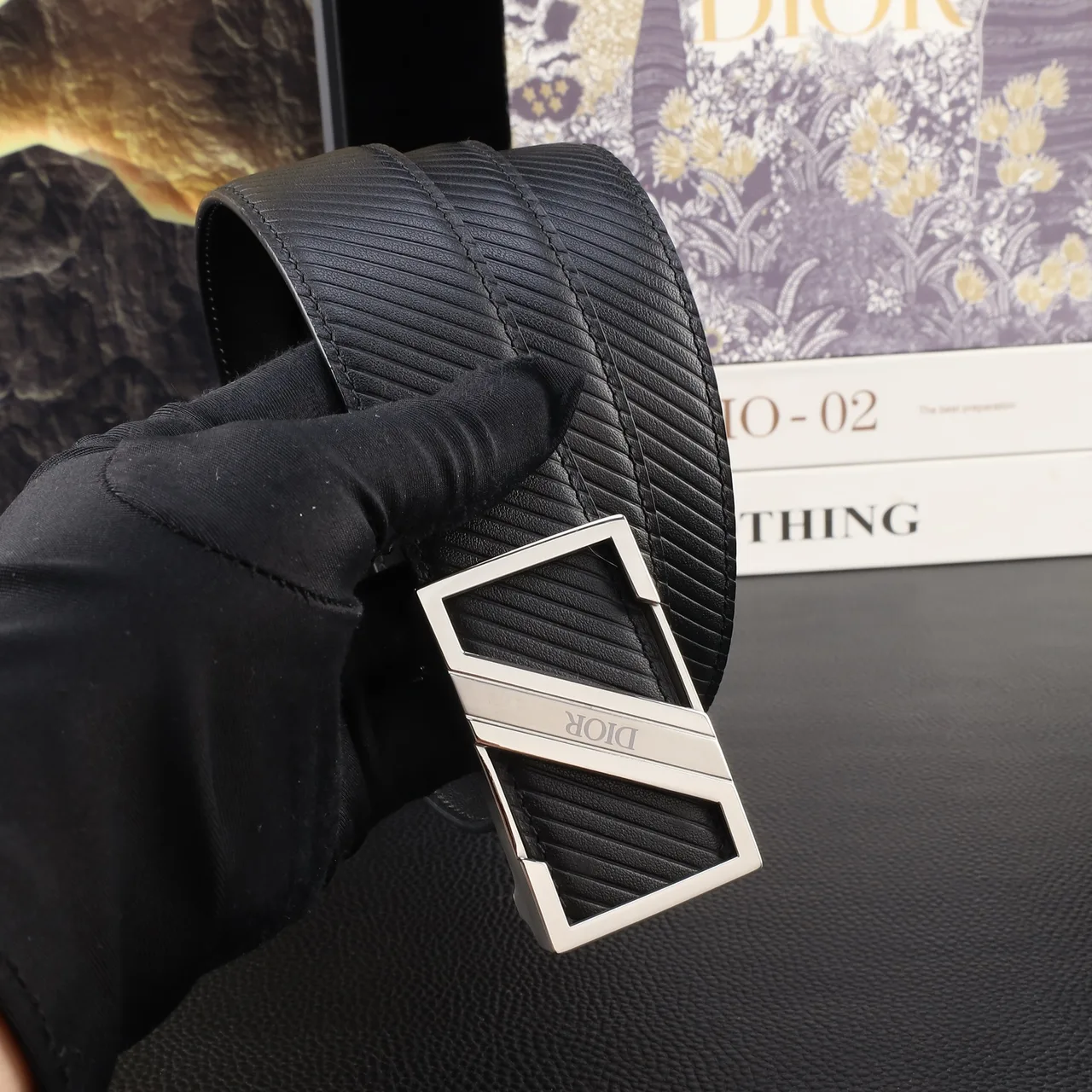 Dior Diagonal rectangular automatic belt in Black · view 6