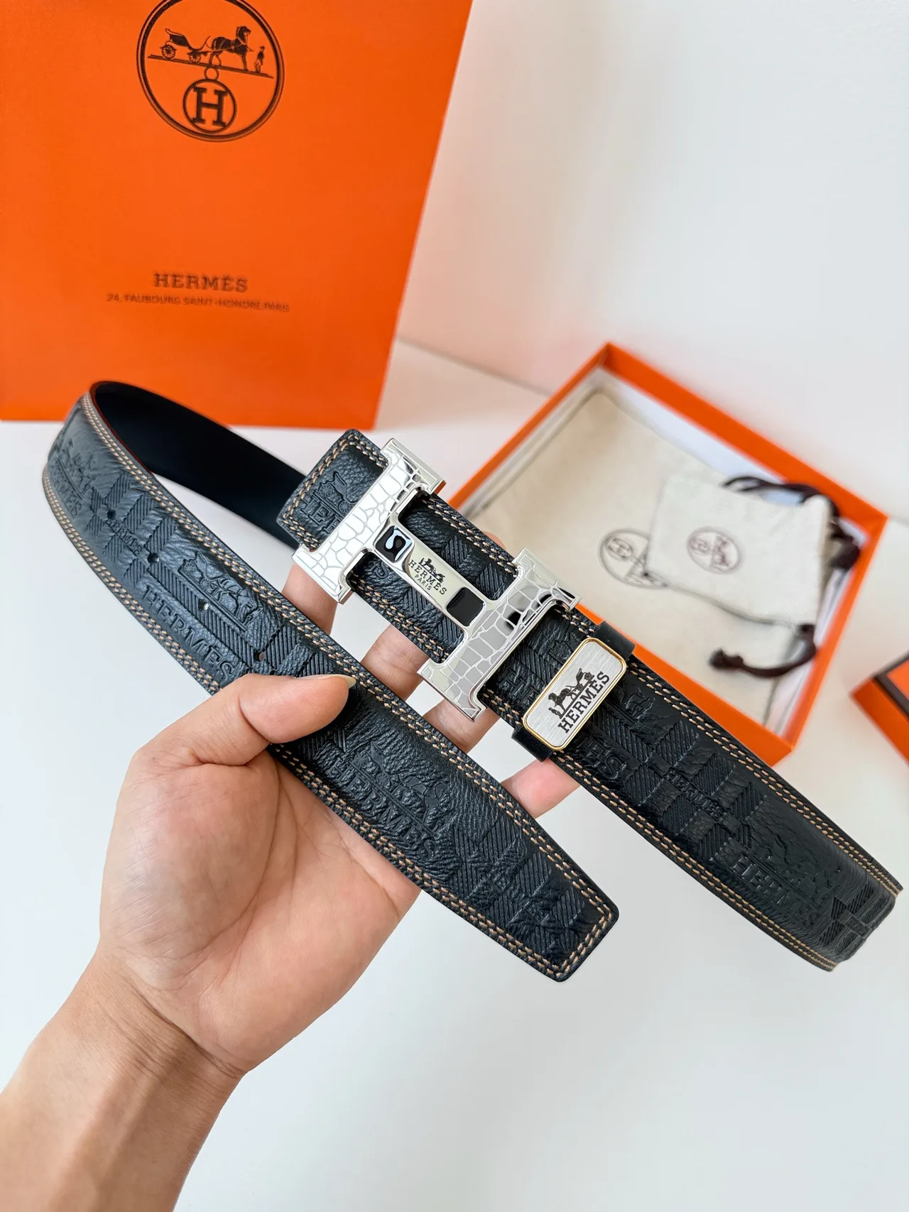 Hermes Reversible H Buckle Belt in Brown & Black · view 6