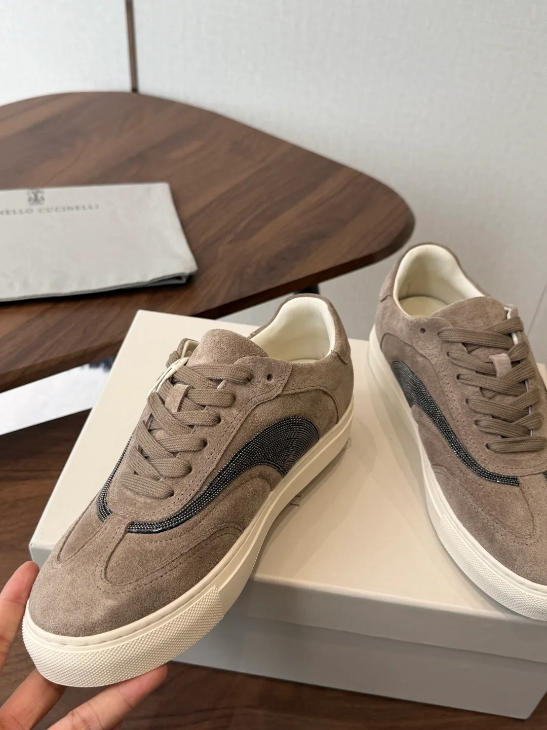 Gucci Cowhide Suede Sneakers in Grey · view 5