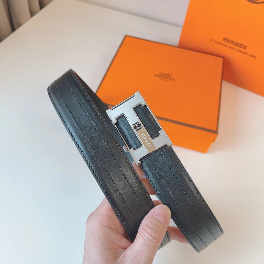 Hermes Glossy Belt in Black · view 4