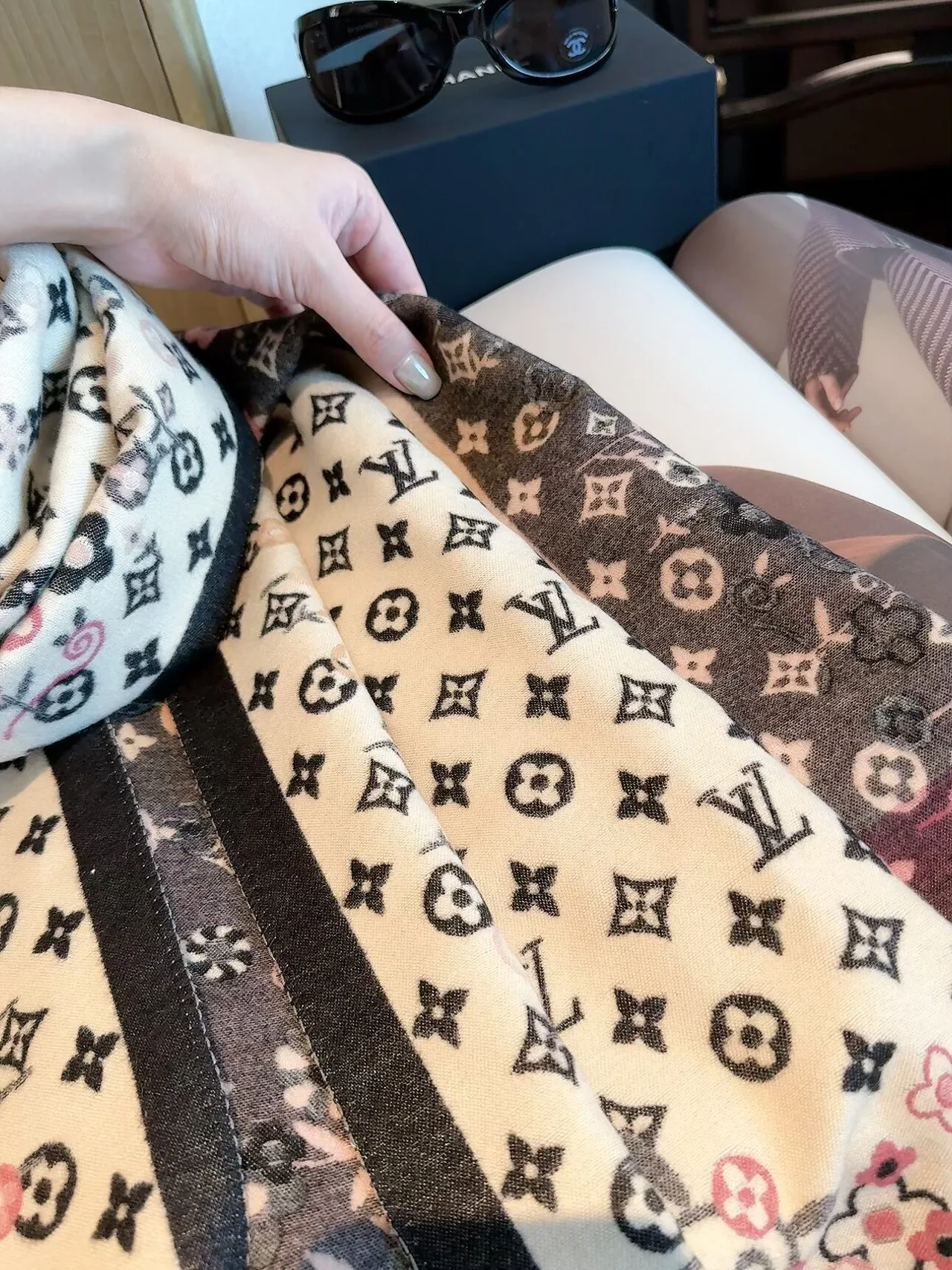 Louis Vuitton Floral Monogram Scarf in Pink & Cream · view 8