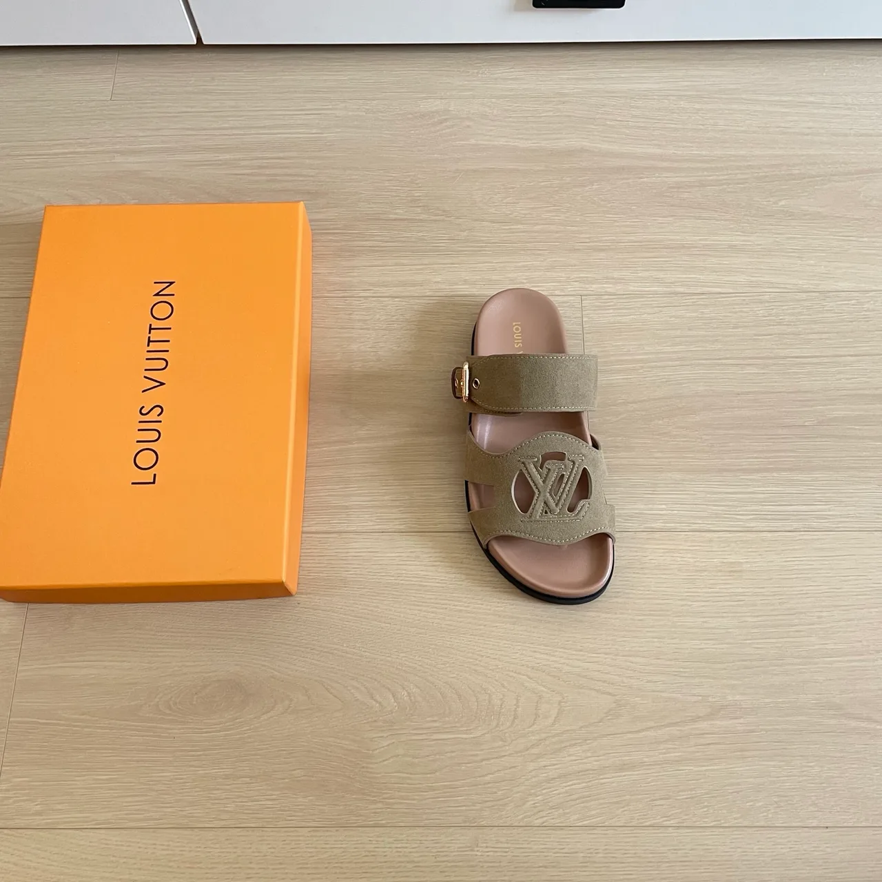 Louis Vuitton Leather Woven Buckle Sandals in Green · view 7