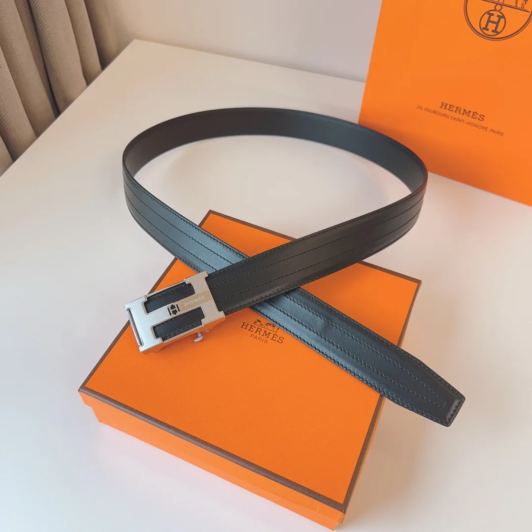 Hermes Glossy Belt in Black · view 2