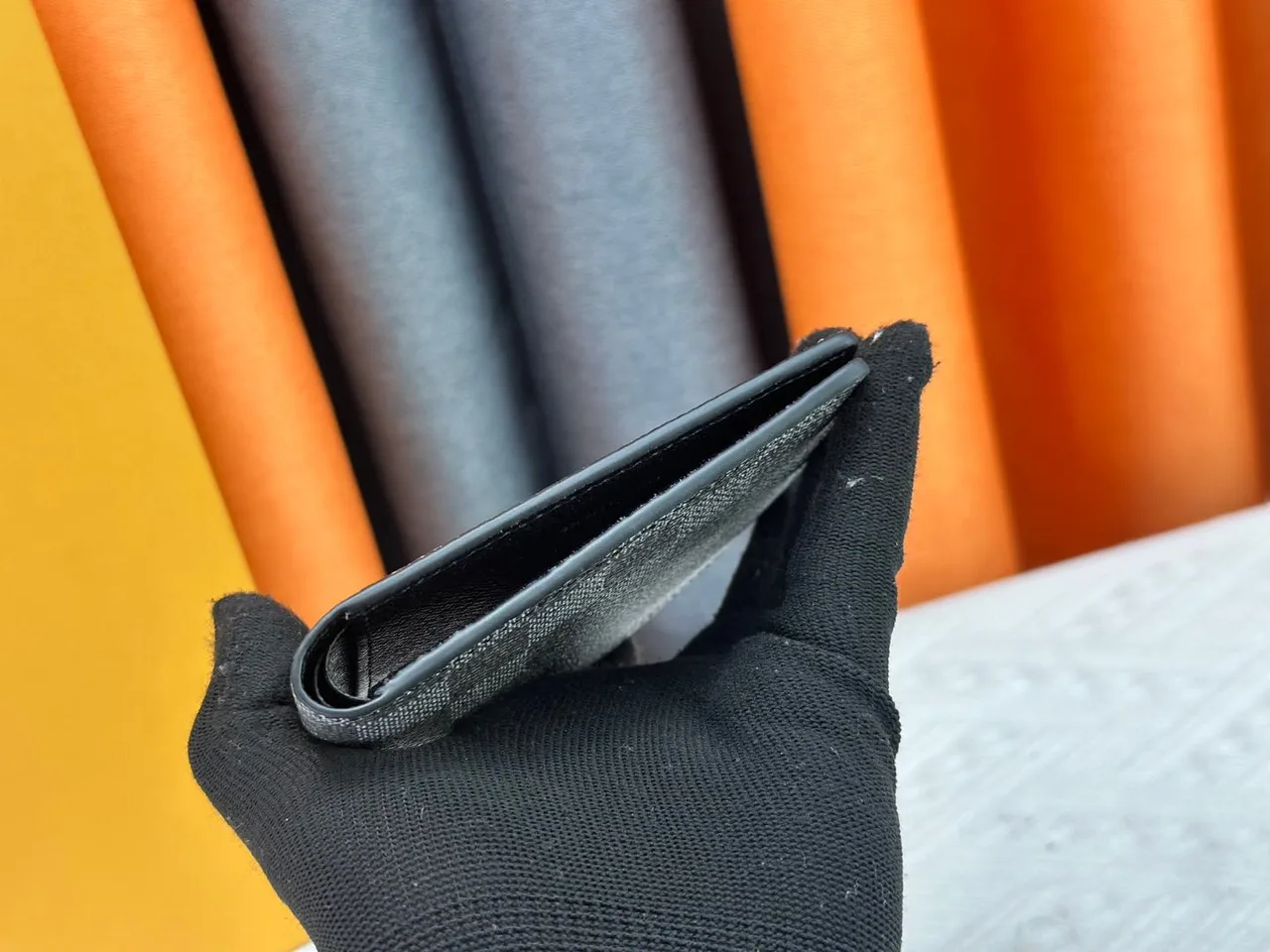 Louis Vuitton Wallet in Grey · view 5