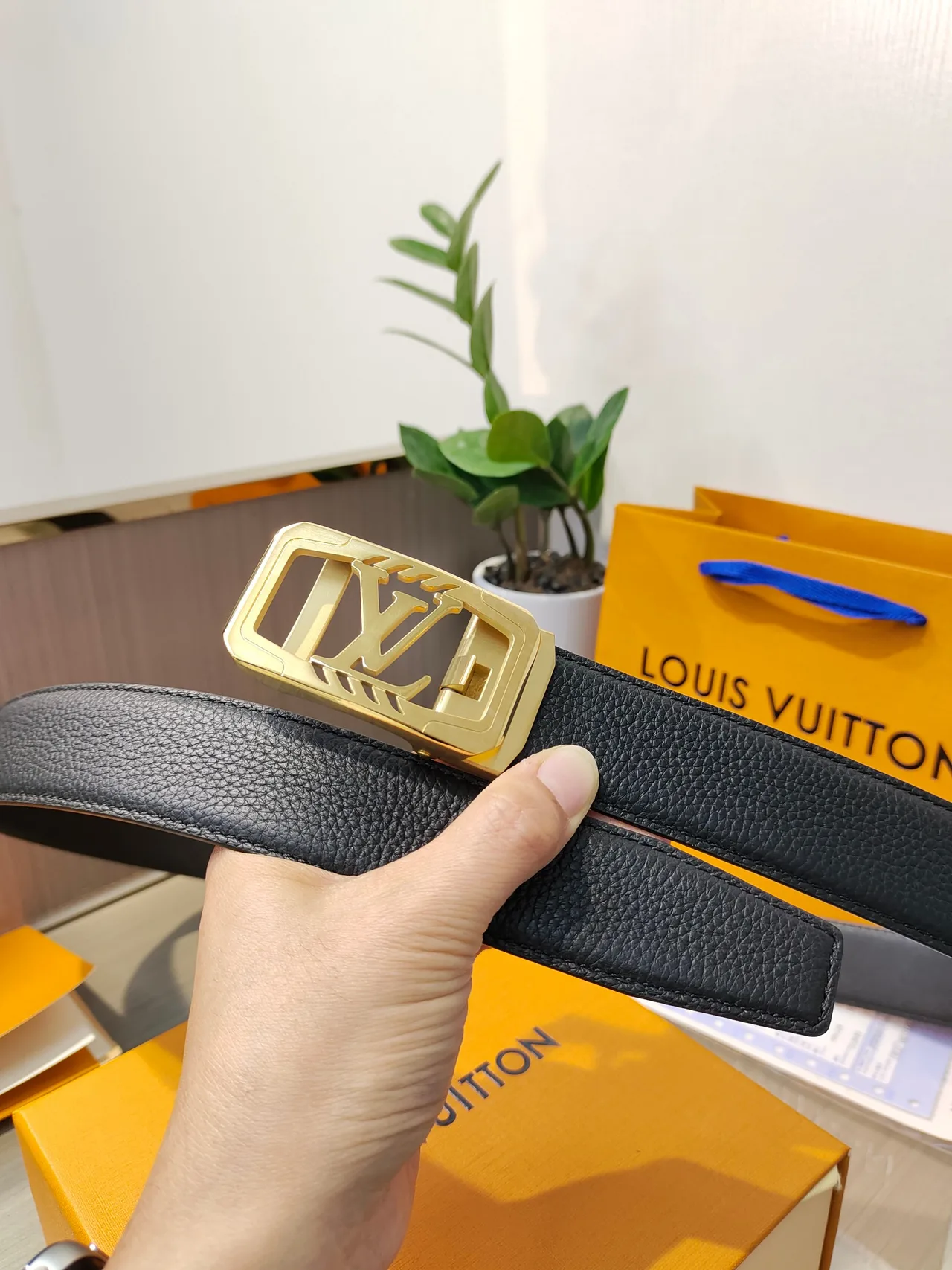 Louis Vuitton Calfskin Glossy Belt in Black · view 4