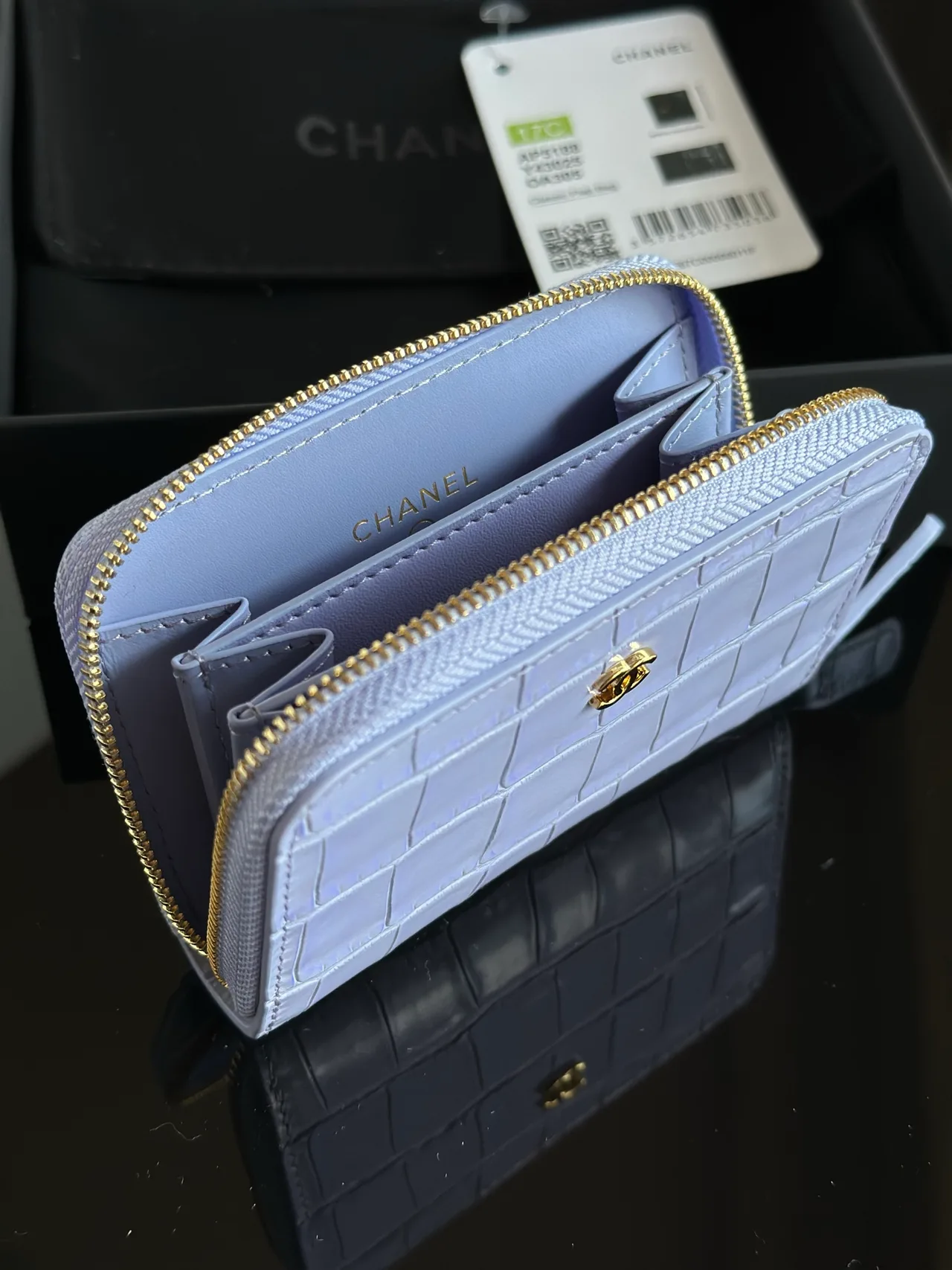 Chanel Wallet in Purple · view 7