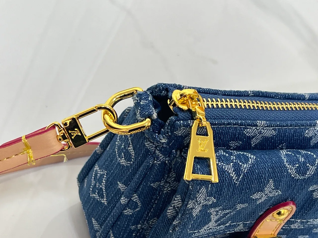 Louis Vuitton Cowhide Pochette Cargo Shoulder Bag in Blue · view 4