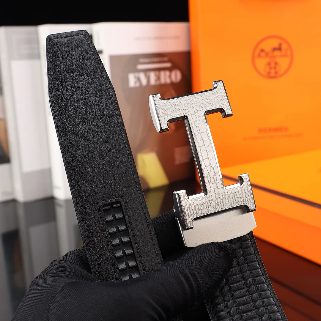Hermes Automatic H Belt in Black · view 6