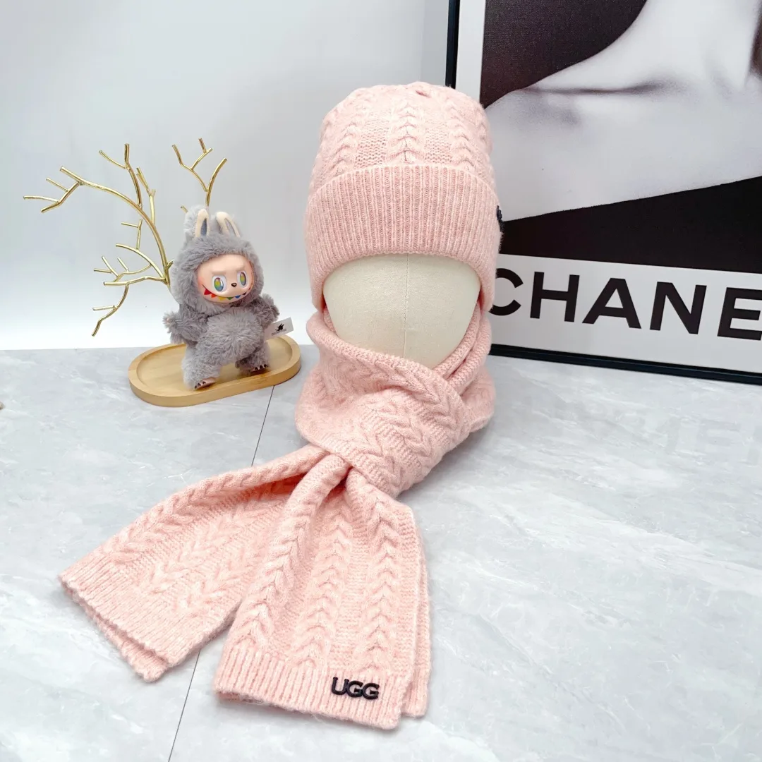 UGG Wool Woven Ribbed Hat Scarf and Gloves Set in Pink · view 2