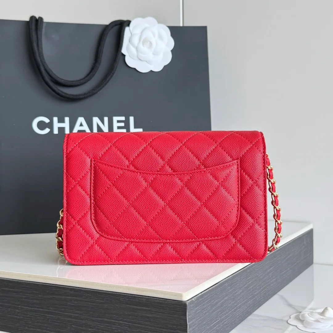 Chanel Calfskin Quilted Clutch in Red · view 3
