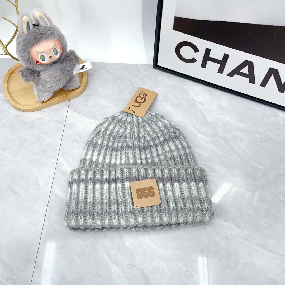 UGG Hat and Scarf Set in Grey / Blue / White / Pink / Burgundy · view 7