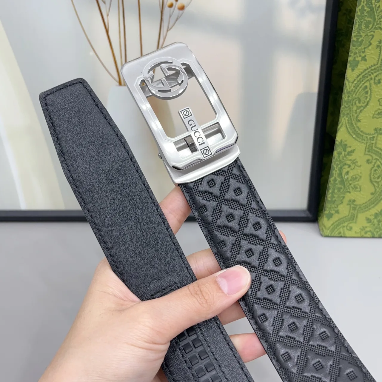 Gucci Glossy Belt in Black · view 6