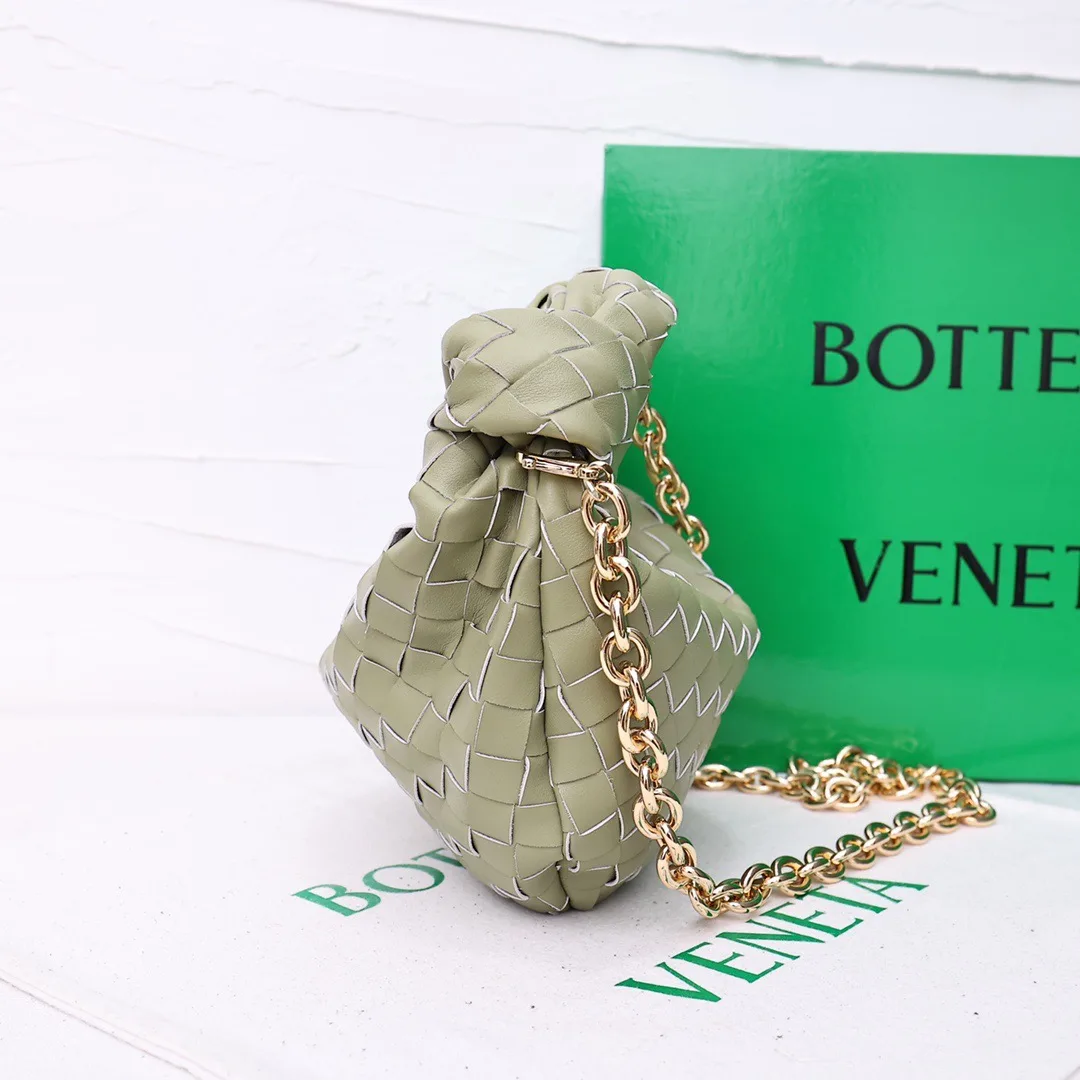 Bottega Veneta Woven Hobo Bag in Green · view 3