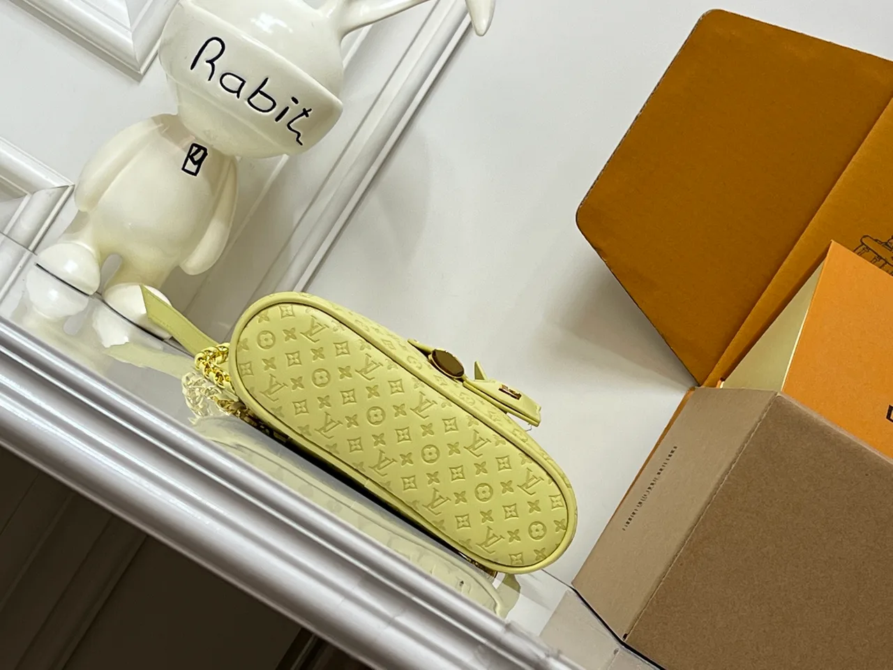 Louis Vuitton Canvas Handbag in Yellow · view 7
