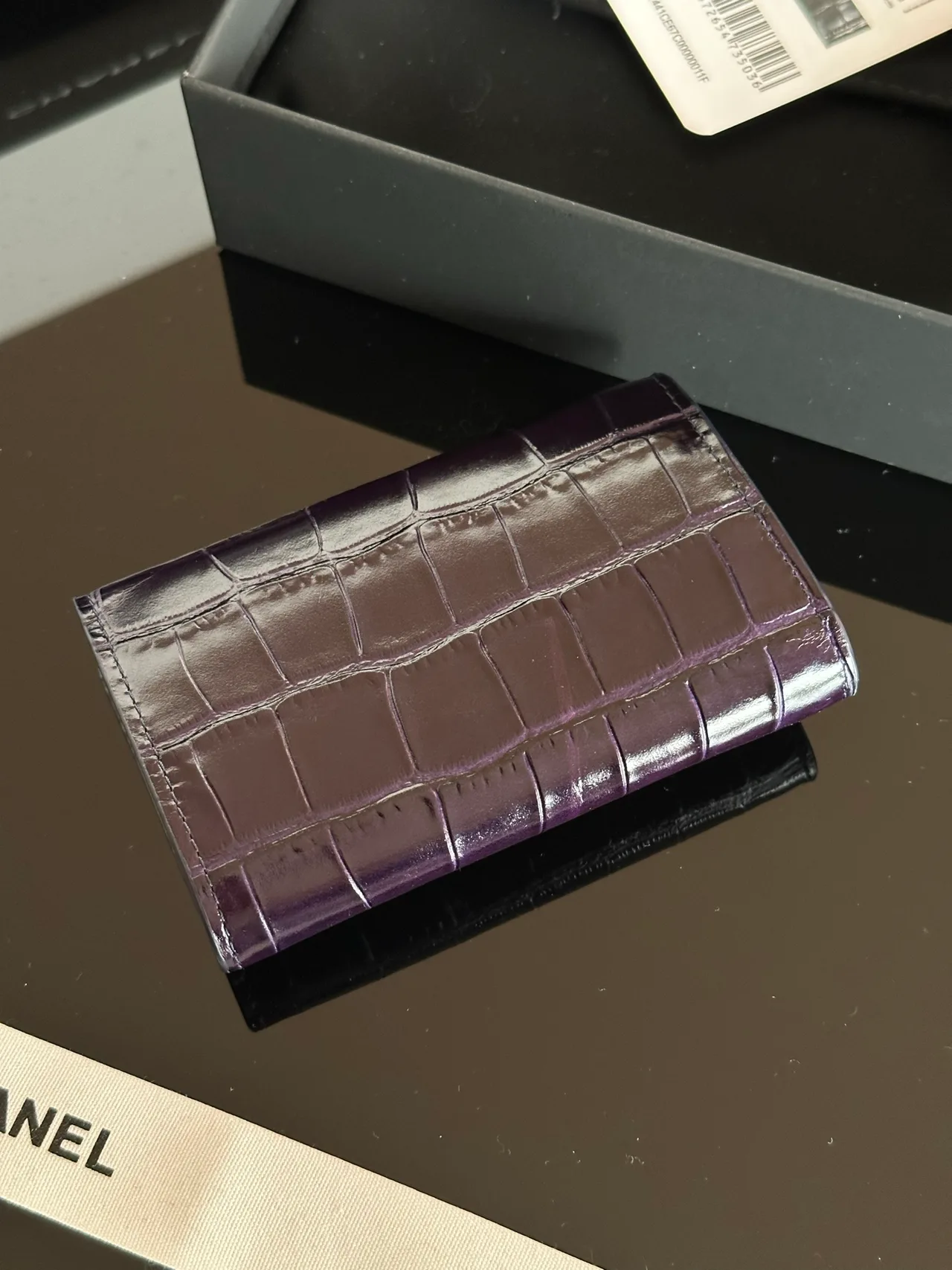 Chanel Glossy Wallet in Purple · view 5